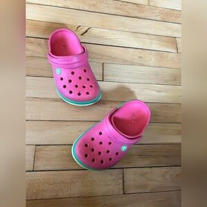 Crocs pink with rainbow band youth clogs